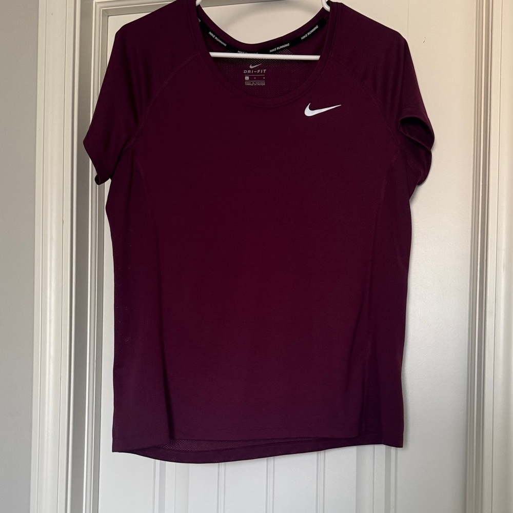 Nike Women's Running  Short Sleeve Tee